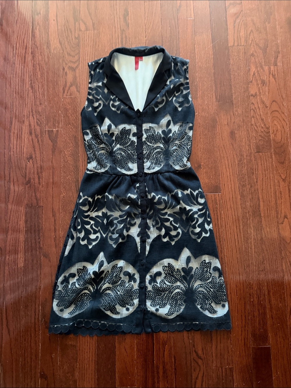 5/48 Black and Cream Sleeveless Lace-Overlay Mini Dress